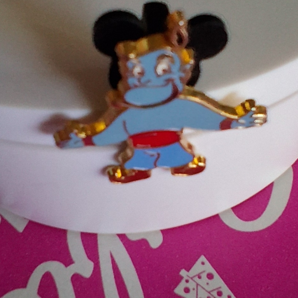 🔥Disney Genie Pin with Gold and Blue Colors EUC - Picture 3 of 6